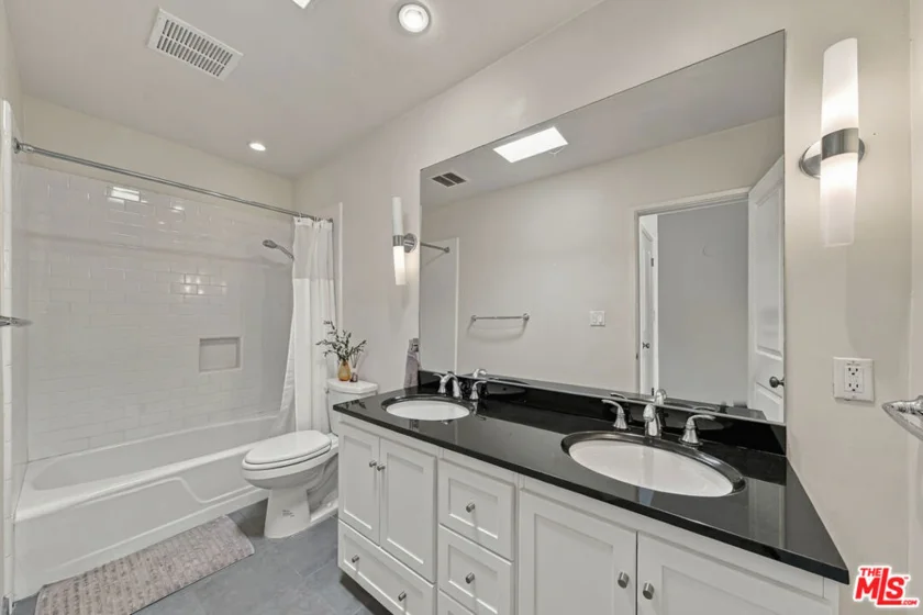 949 N Kings Road #309 photo 21