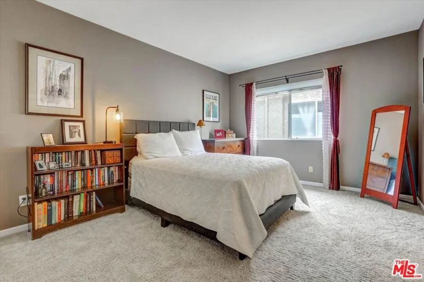 1828 Barry Avenue #4 photo 14