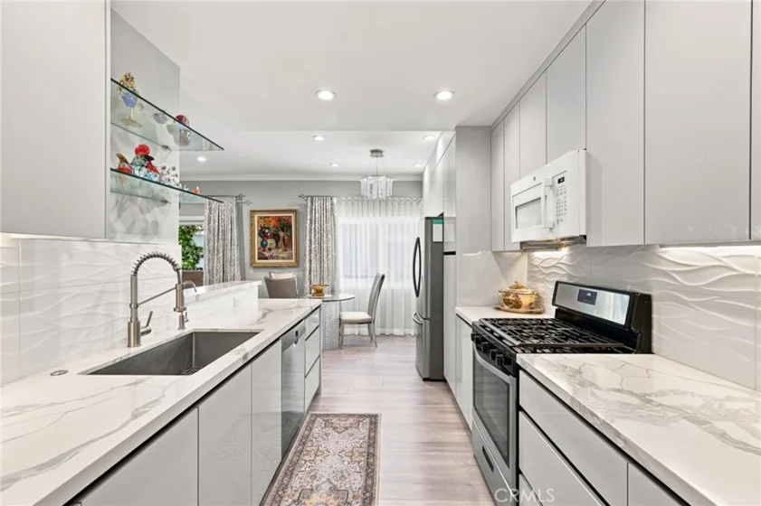 14607 Erwin Street #107 photo 5