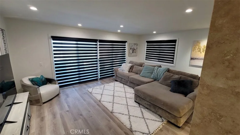 2424 S Gaffey photo 2