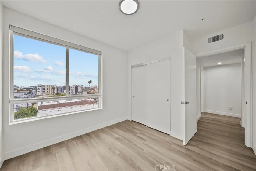 900 S Kenmore Avenue #504 photo 5