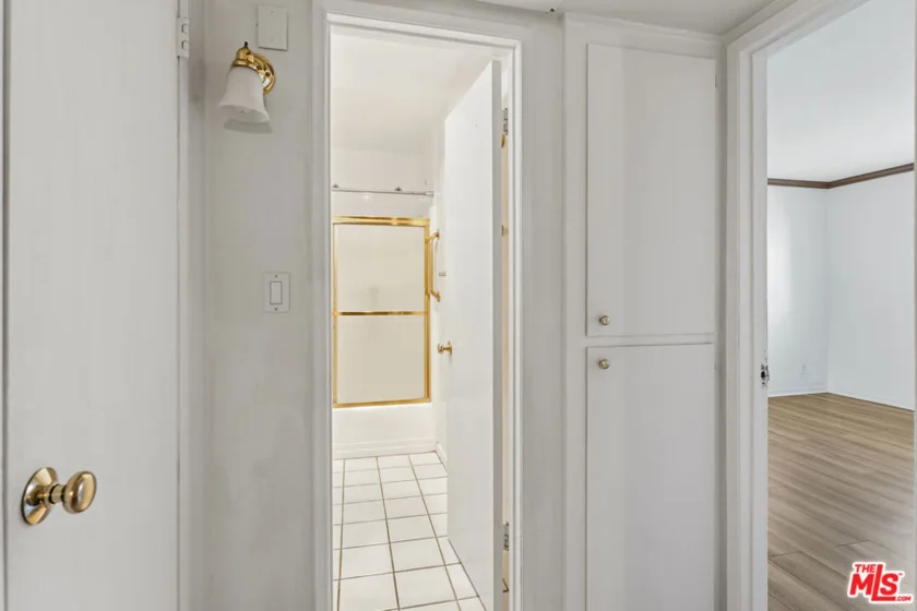 5414 Newcastle Avenue #19 photo 9
