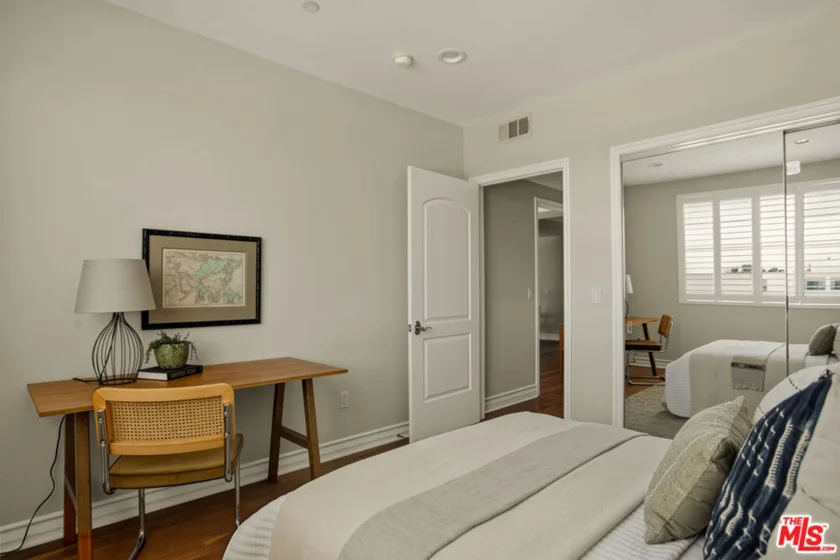 837 N Hudson Avenue #402 photo 10