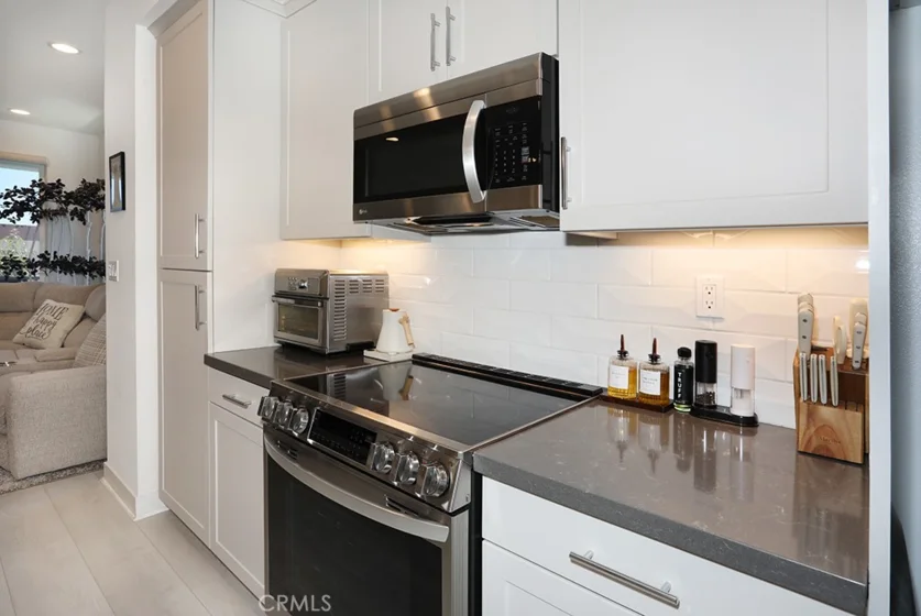 854 S Harbor Boulevard photo 14