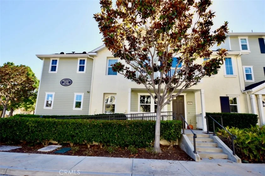 212 Silk Tree photo 1