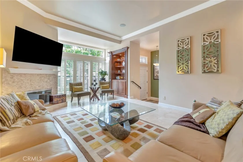 6056 Shadowbrook Circle photo 4