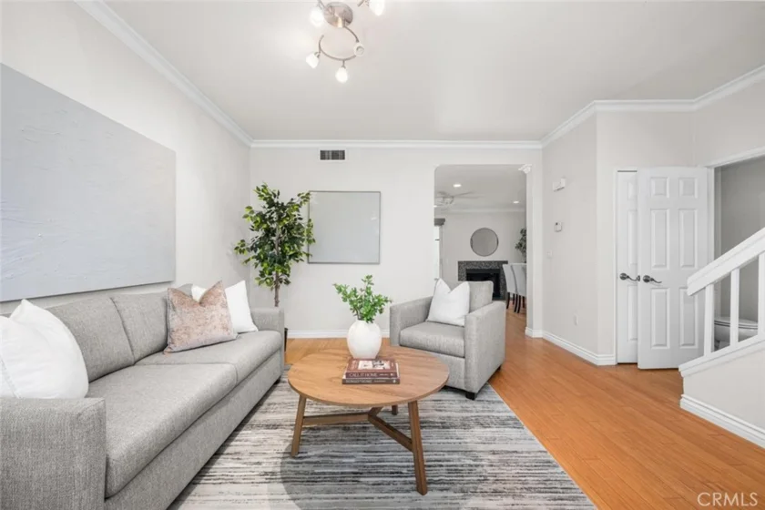 152 Greenmoor #64 photo 3