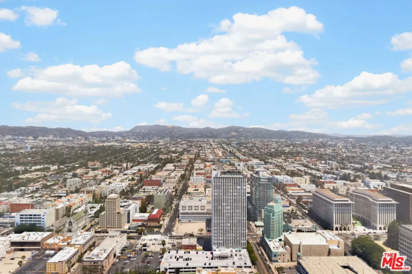 3810 Wilshire Boulevard #1108 photo 34