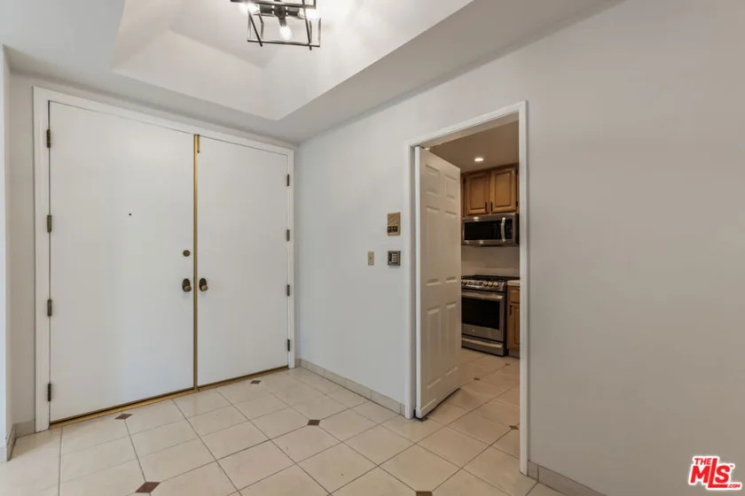 1930 S Beverly Glen Boulevard #306 photo 36