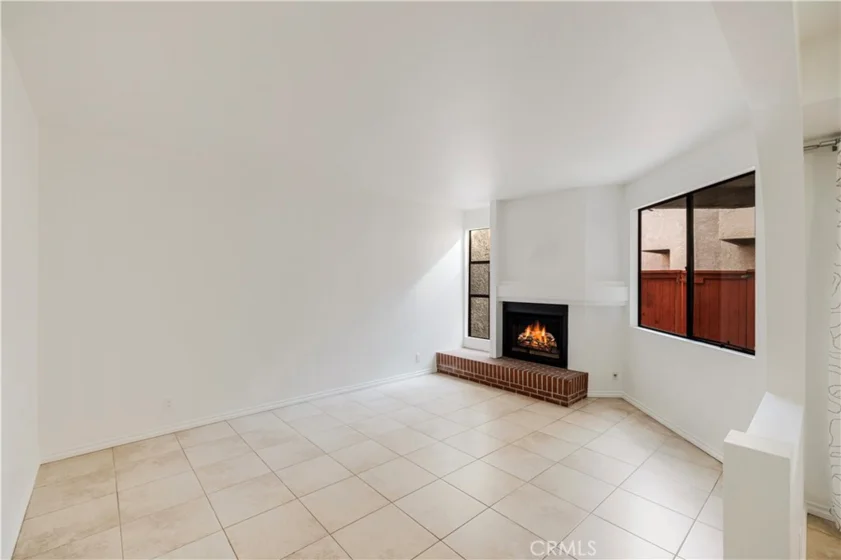 7211 Cozycroft #19 photo 3