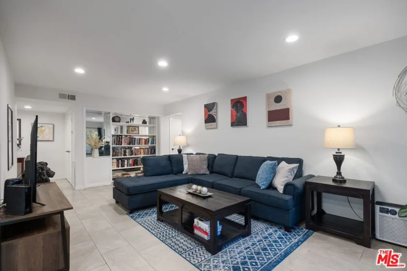 15325 Magnolia Boulevard #108 photo 30