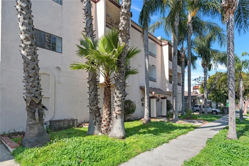 841 Gardenia Avenue #305 photo 1