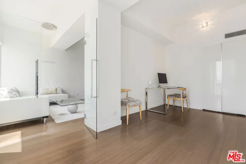 10501 Wilshire Boulevard #1904 photo 13