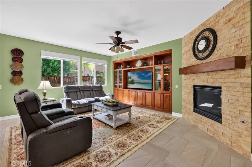 38134 Padaro Street photo 4