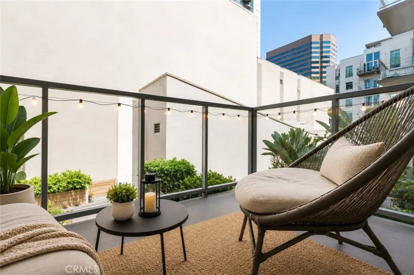 645 W 9th Street #314 photo 4