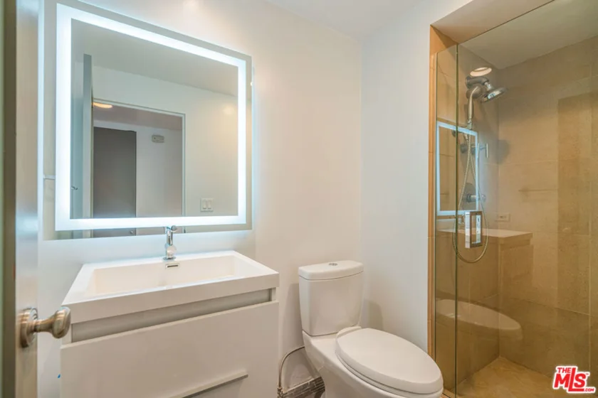 10501 Wilshire Boulevard #1904 photo 15