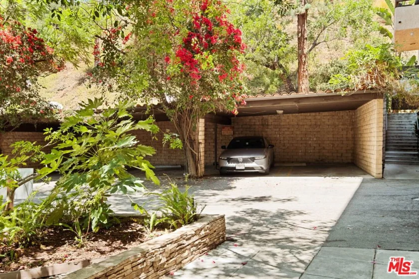 2700 Cahuenga Boulevard #4303 photo 22