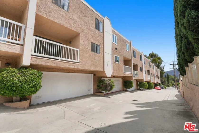 3245 Altura Avenue #8 photo 35