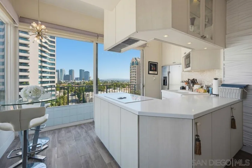10501 Wilshire Boulevard #1005 photo 12