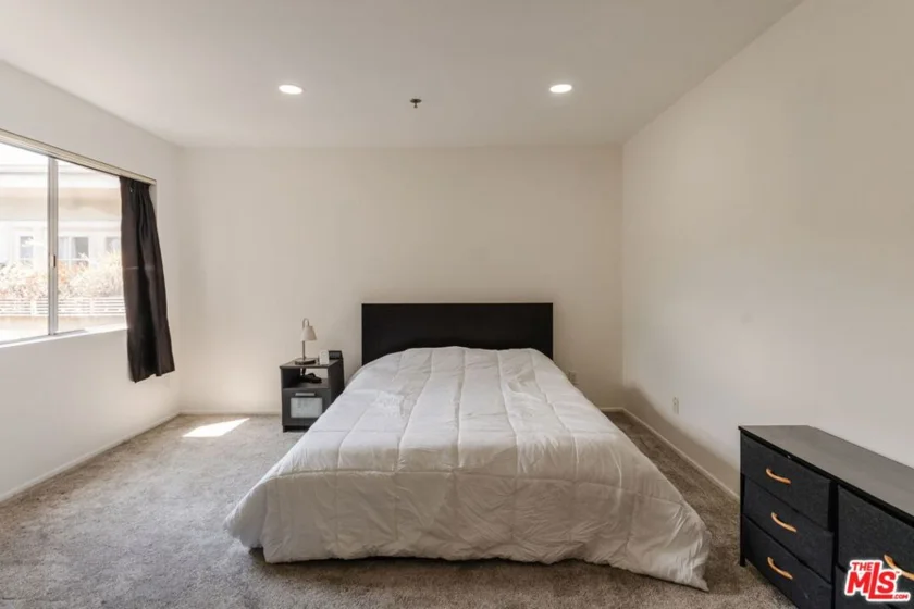 1731 Barry Avenue #214 photo 7