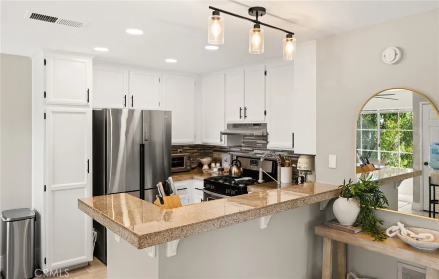 21256 Camelia photo 16