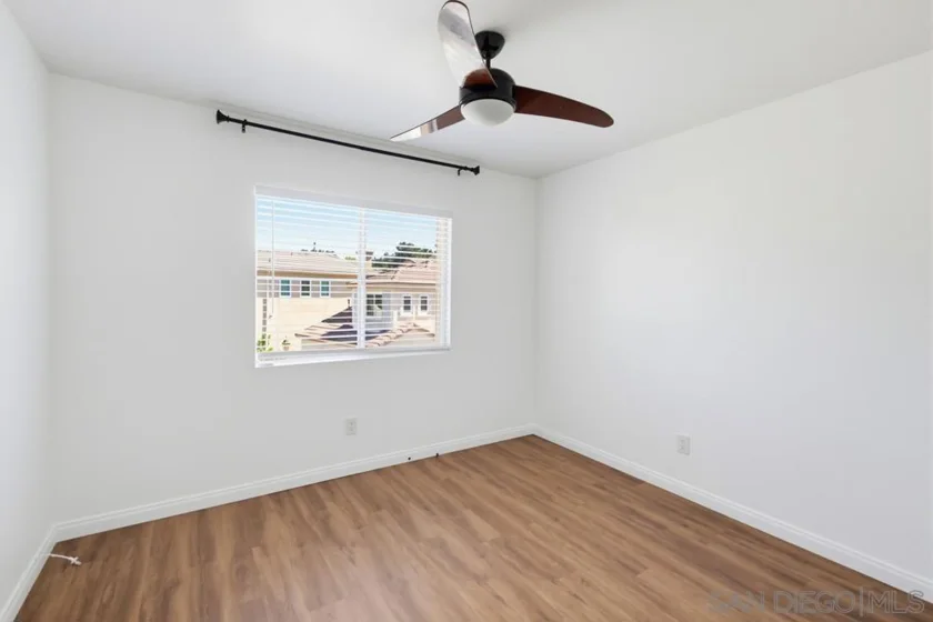 1228 La Vida Court photo 32