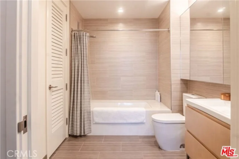 877 Francisco Street #1516 photo 15
