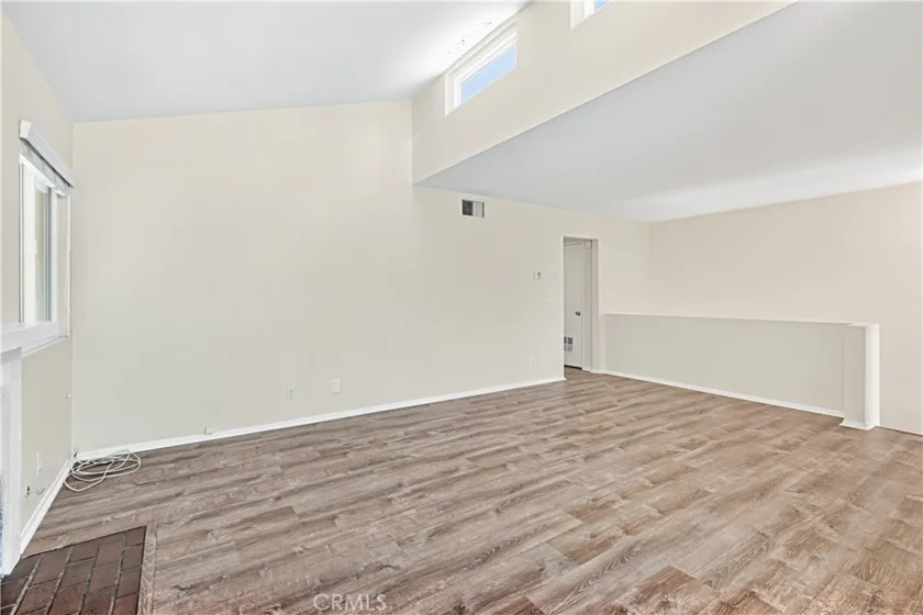 22139 Burbank Boulevard #7 photo 11