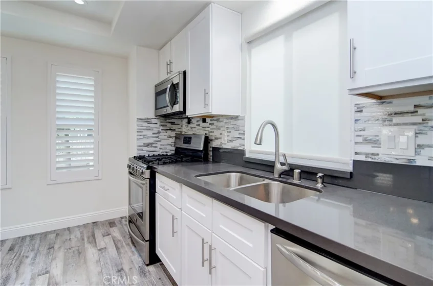 810 Baker #106 photo 18