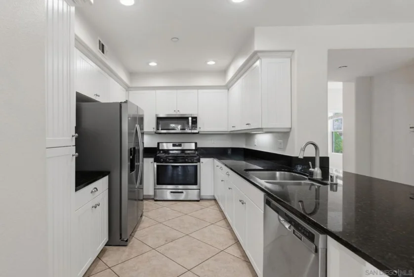 750 Harbor Cliff Way #105 photo 11