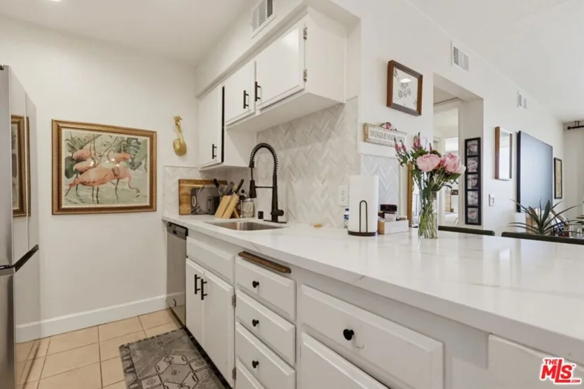 1140 E Ocean Boulevard #220 photo 8