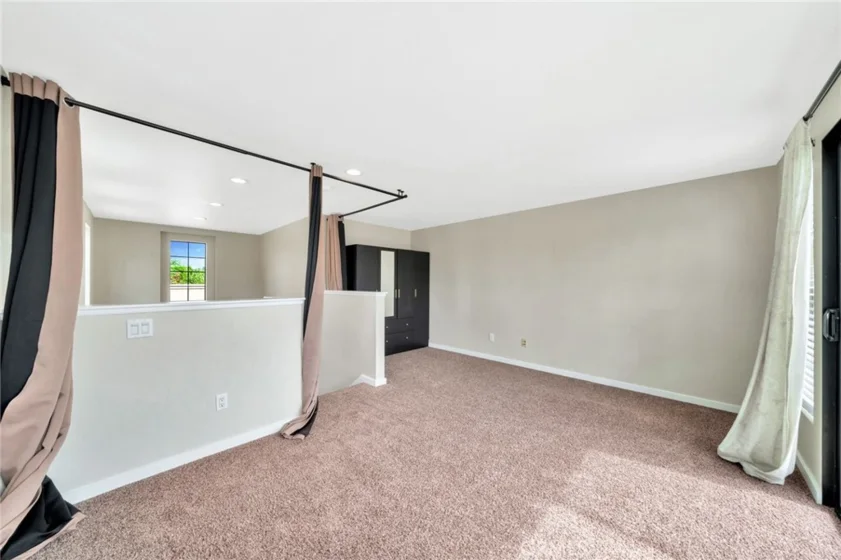 563 W Maple Avenue photo 29