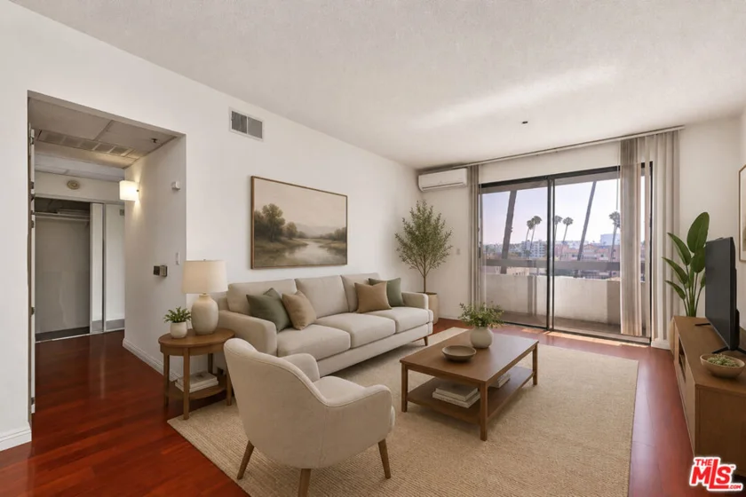 533 S St Andrews Place #410 photo 2