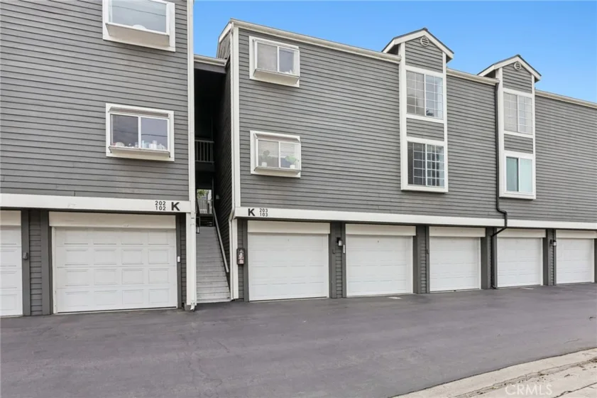 2330 Vanguard photo 26