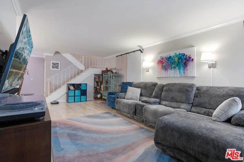 18410 Cantara Street #3 photo 1