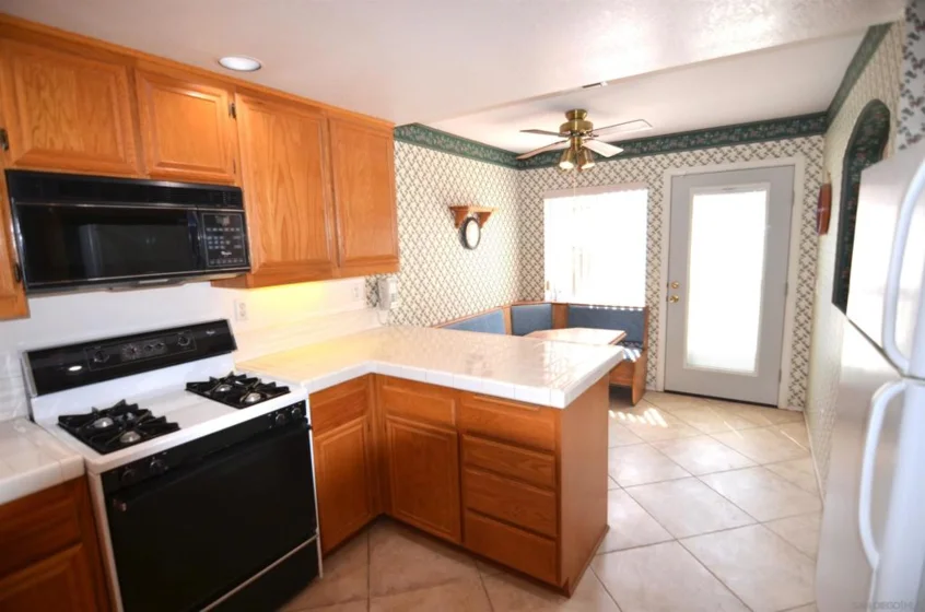 970 Somerset Court #Unit C photo 14