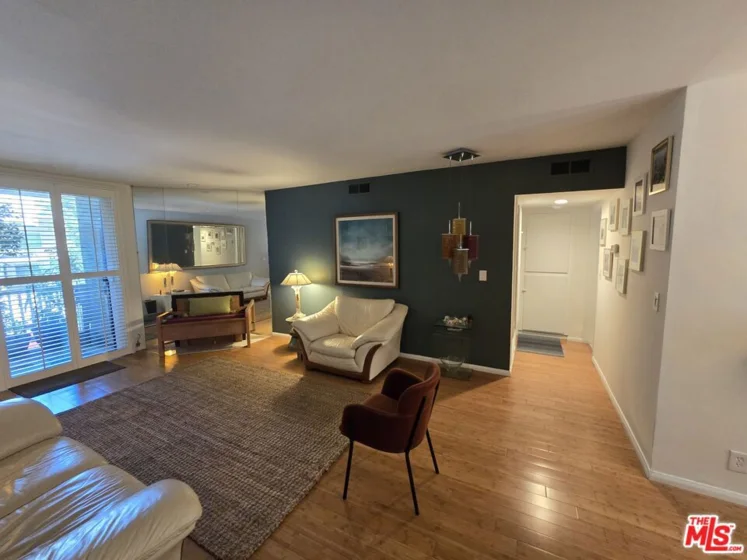 14315 Riverside Drive #105 photo 42