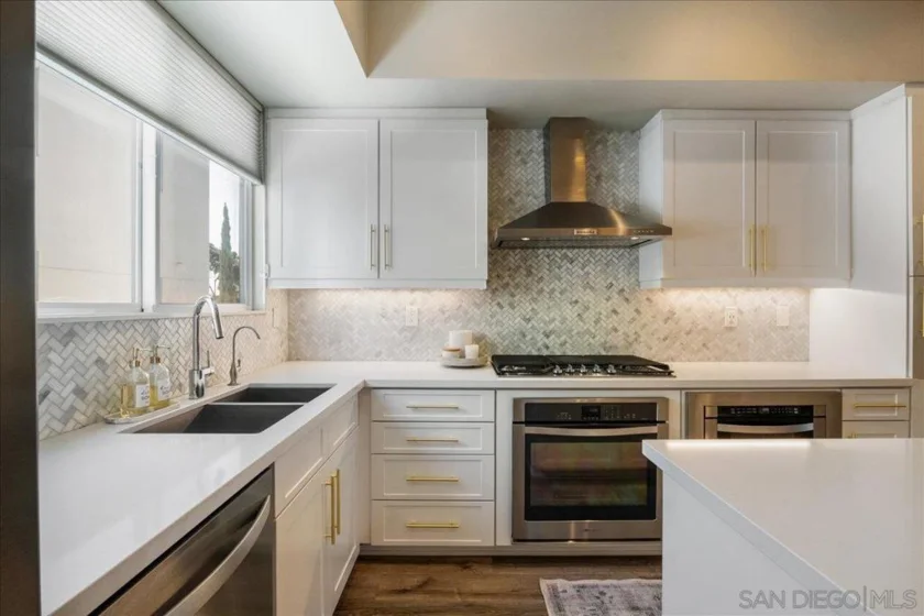 2055 5th Avenue photo 17