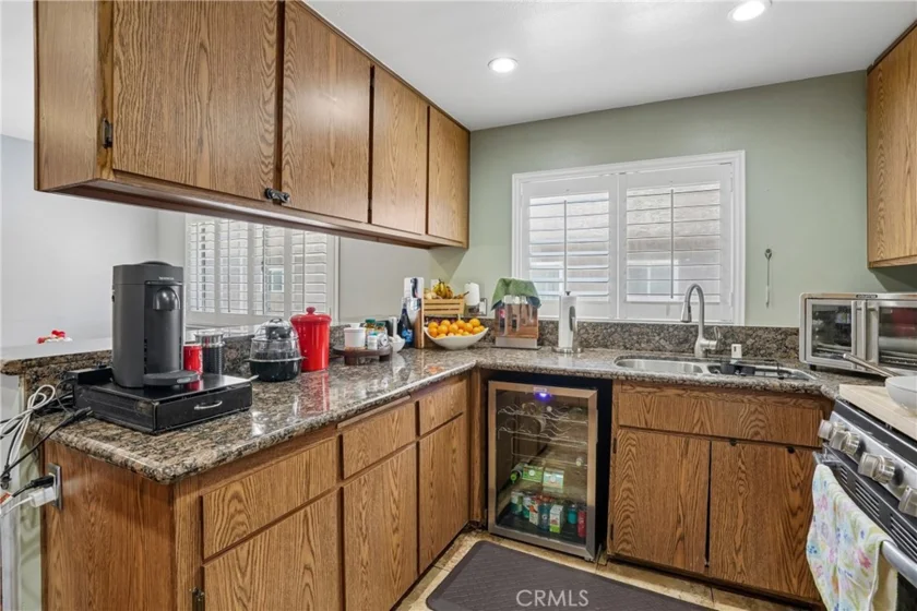 1599 W Jefferson Boulevard photo 7