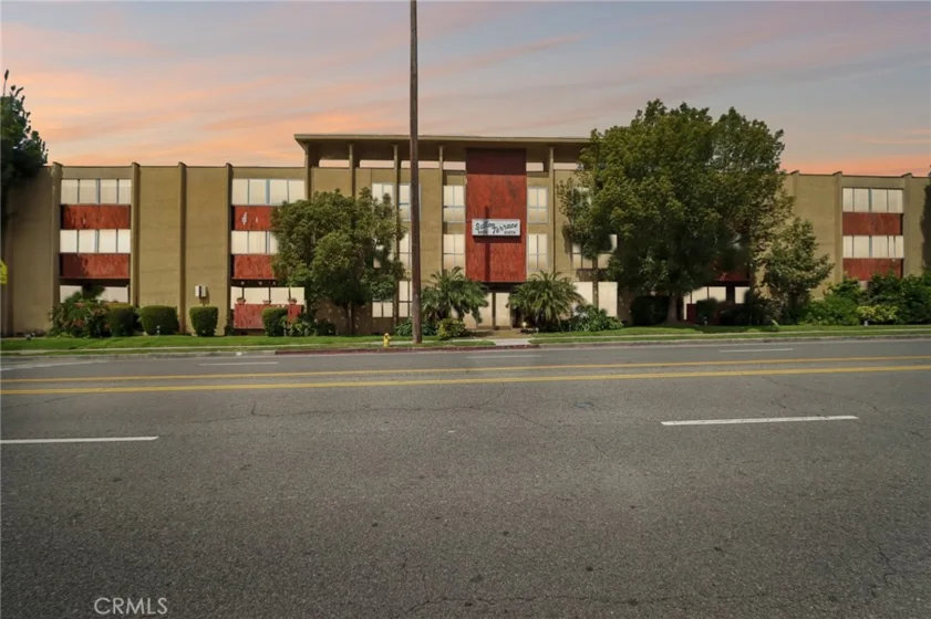 6225 Coldwater Canyon Avenue #102 photo 31
