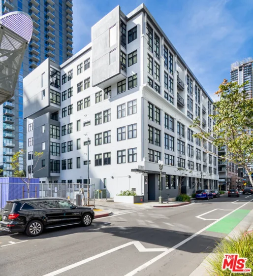 330 W 11th Street #C03 photo 47