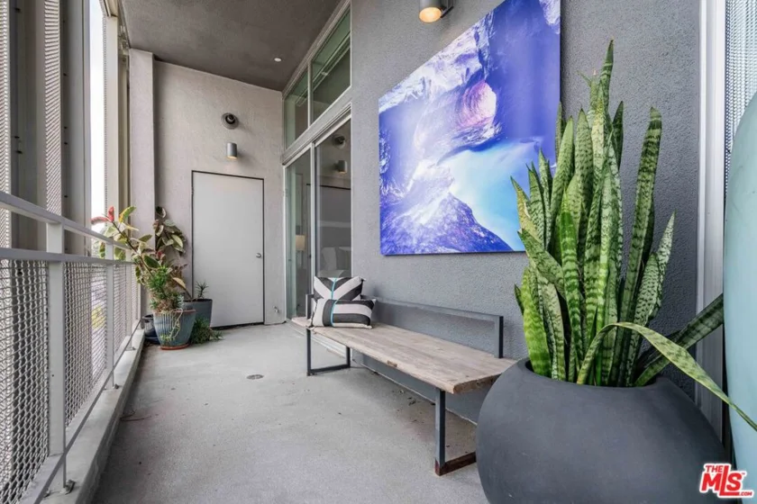 751 N Fairfax Avenue #4 photo 18