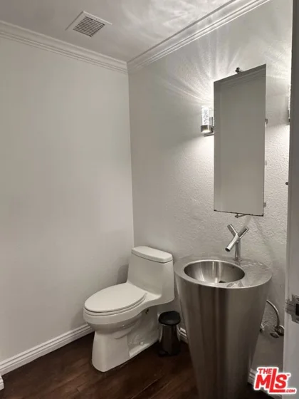 1131 Alta Loma Road #208 photo 6