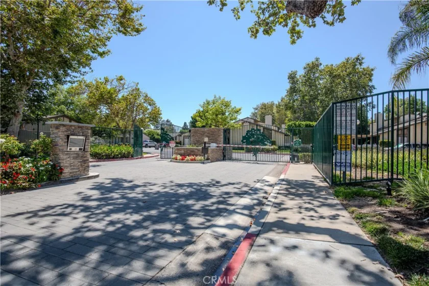 2528 N Tustin #D photo 35
