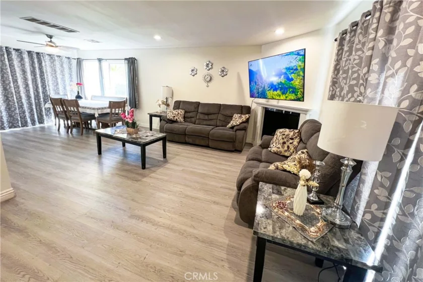 8633 Balboa Boulevard #13 photo 1