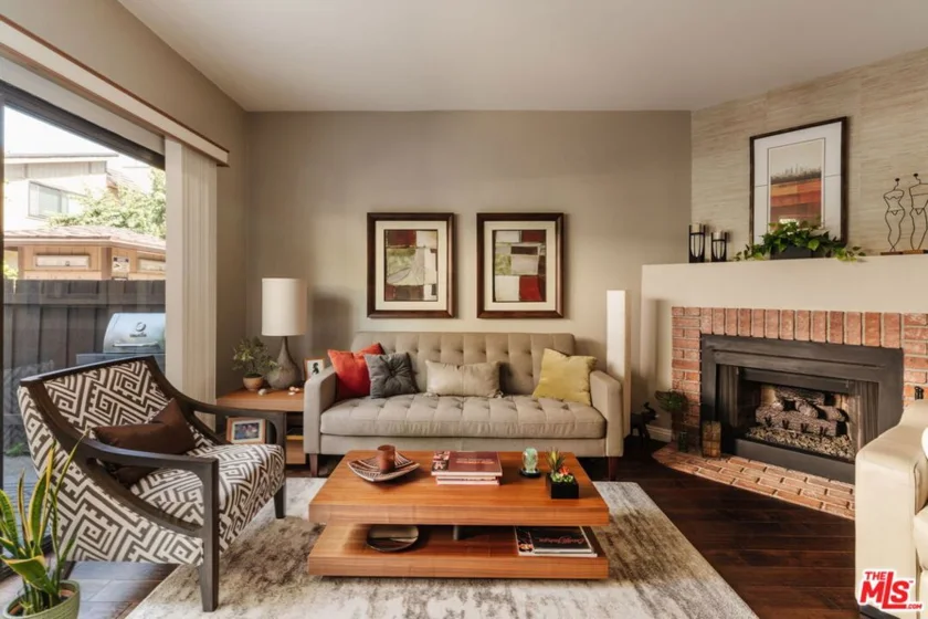 15023 Sherman Way #E photo 1