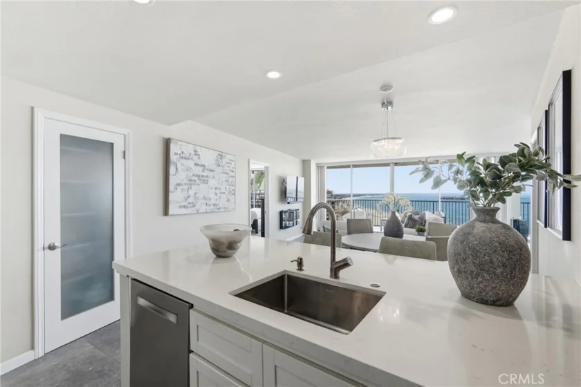 700 E Ocean Boulevard #2305 photo 5