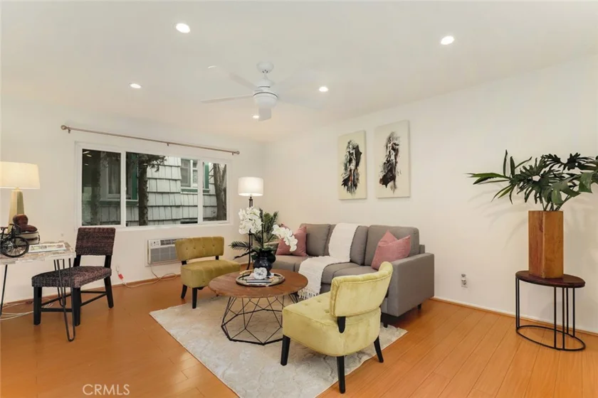 2915 St George Street #3 photo 1
