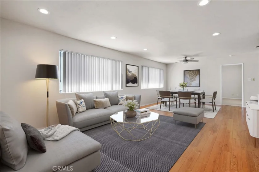 18547 Collins Street #B30 photo 1