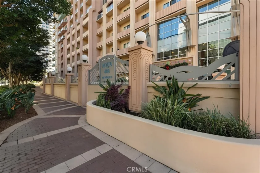 488 E Ocean #1607 photo 32